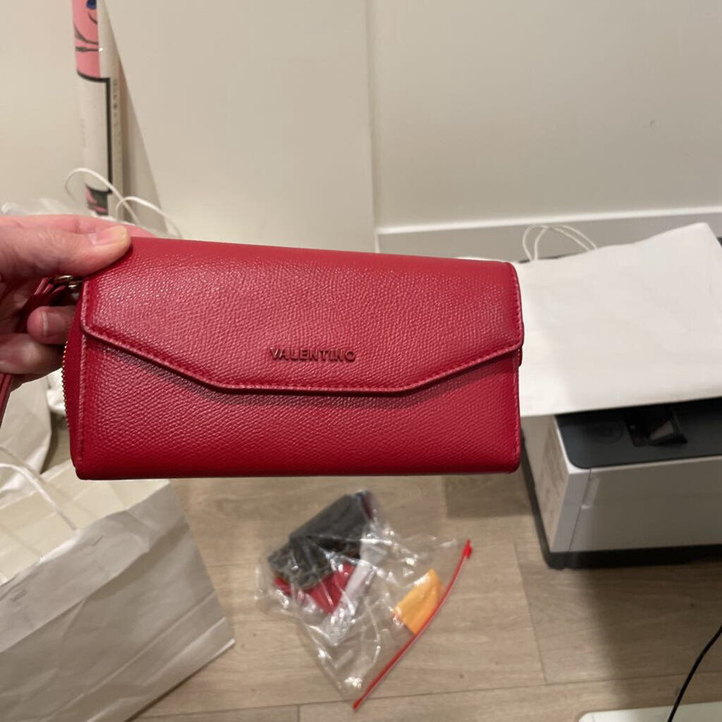 Red Pebbled Wristlet Wallet