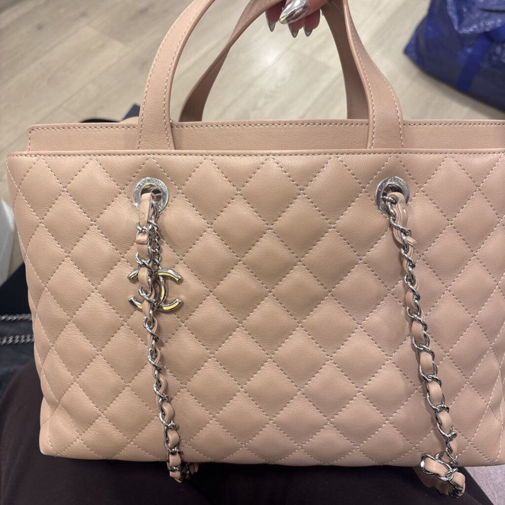17-18 Beige Leather Quilted CC Shopping Tote