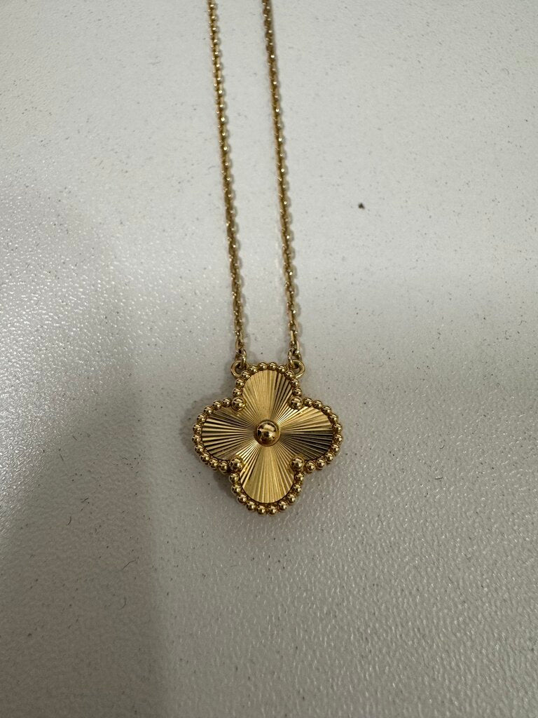 18k Yellow Gold Vintage Alhambra Guilloche Pendant Necklace