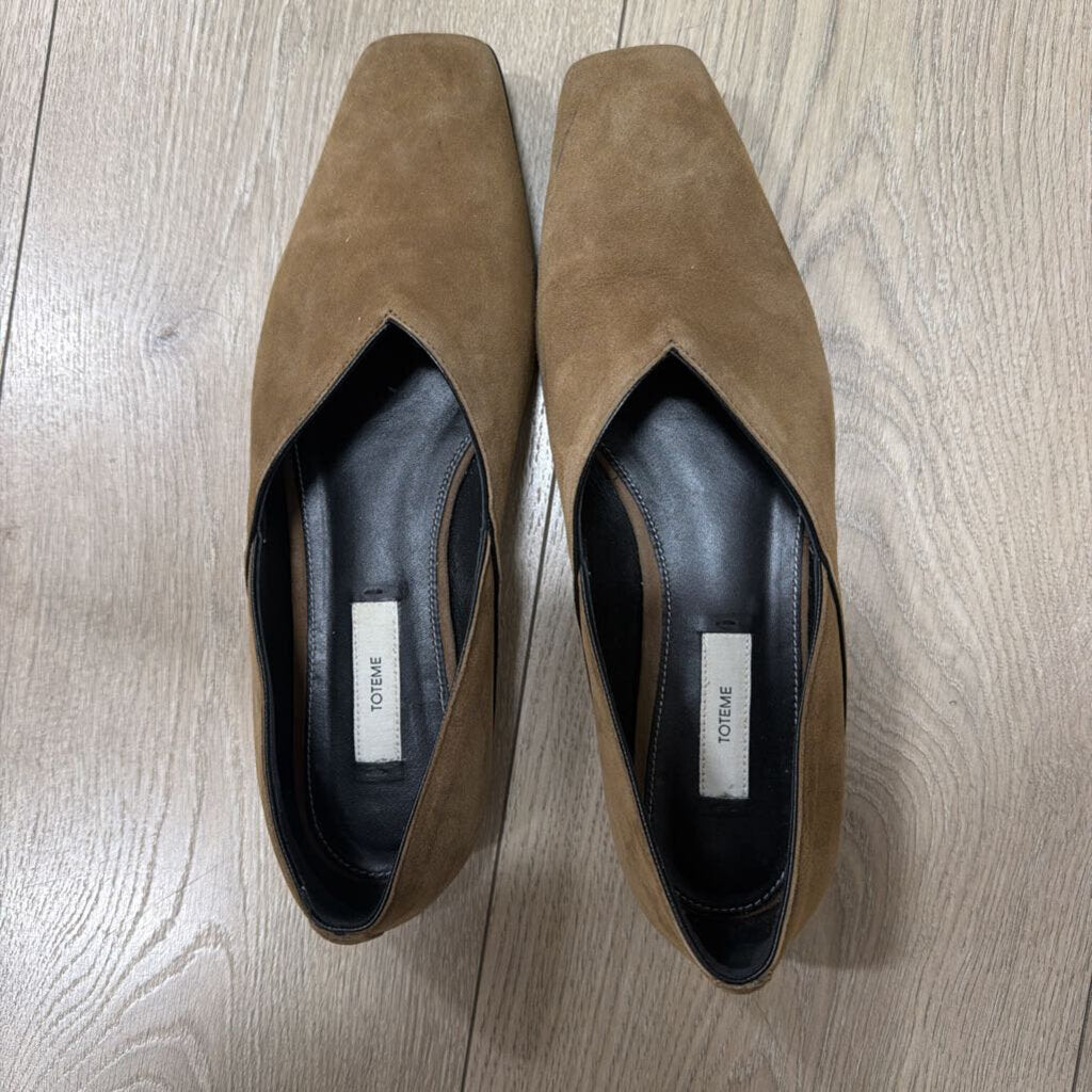 Toteme Tan Suede Ballet Flats