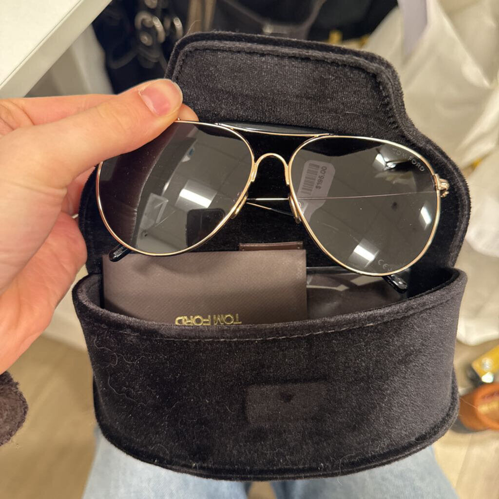 Aviator Sunglasses w/ Case