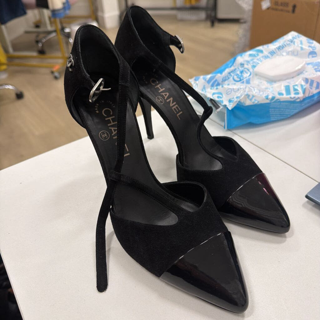 Black Velvet/Patent Leather Heels (39)