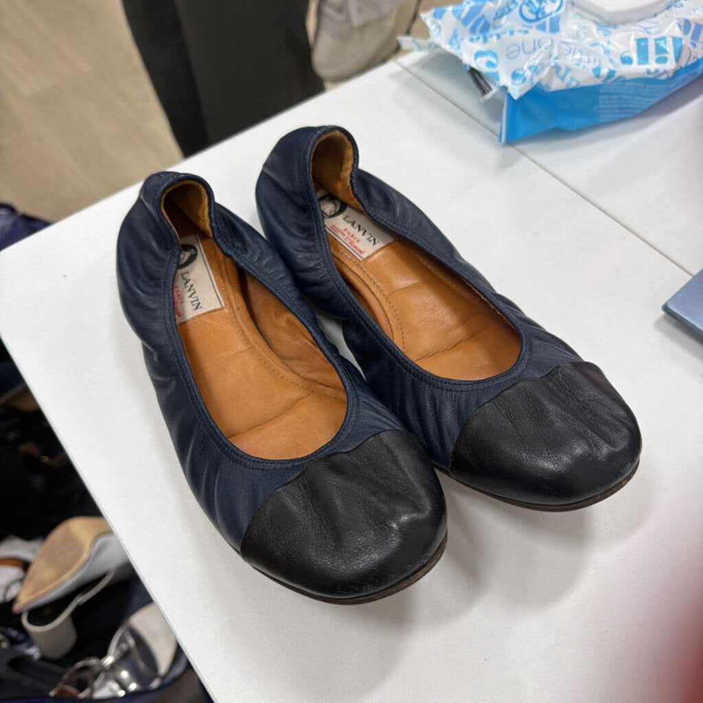 Navy/Black Leather Captoe Flats (39)