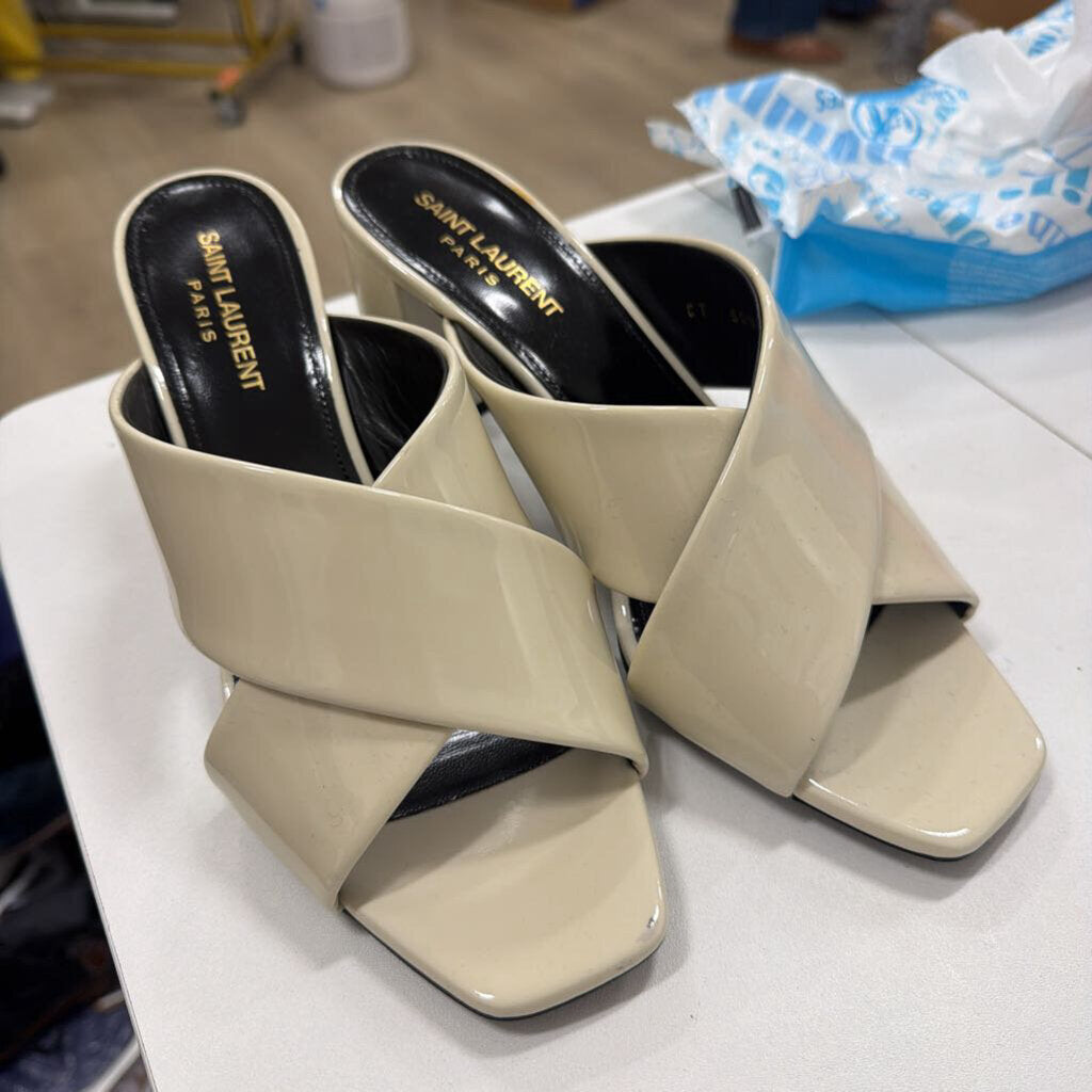 Cream PVC Block Heel Sandals (39)