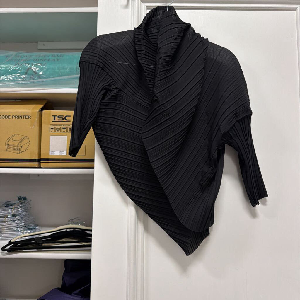 Black Pleated Shrug