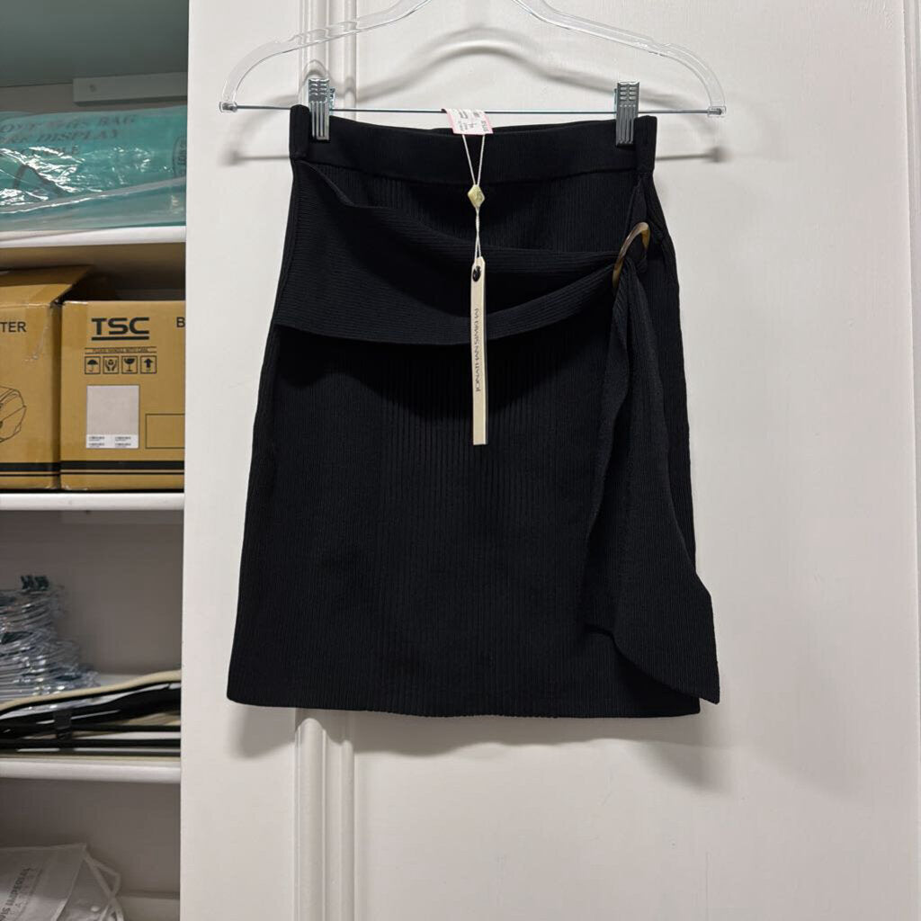 Black Rayon/Nylon Mini Skirt (NWT)