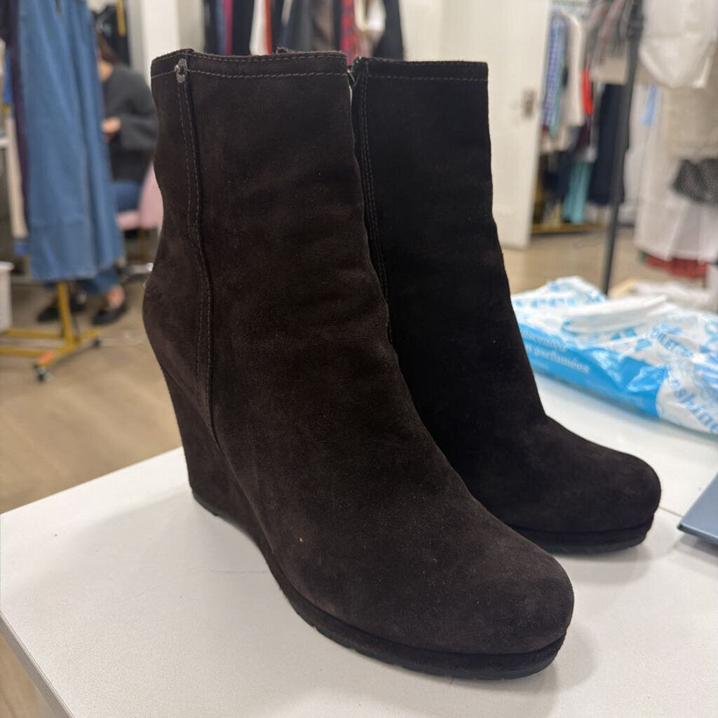 Brown Suede Wedge Booties (39.5)(NWT)