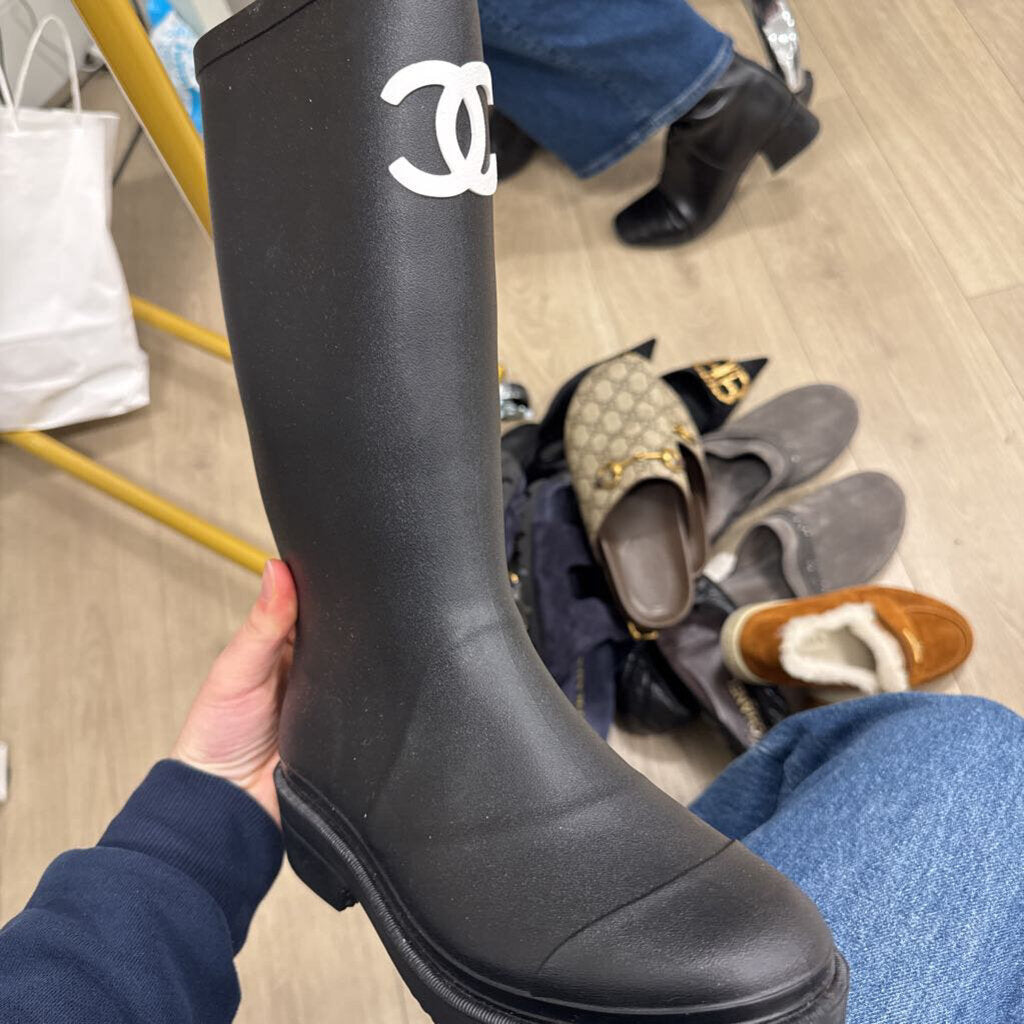 Black Rubber Rain Boots