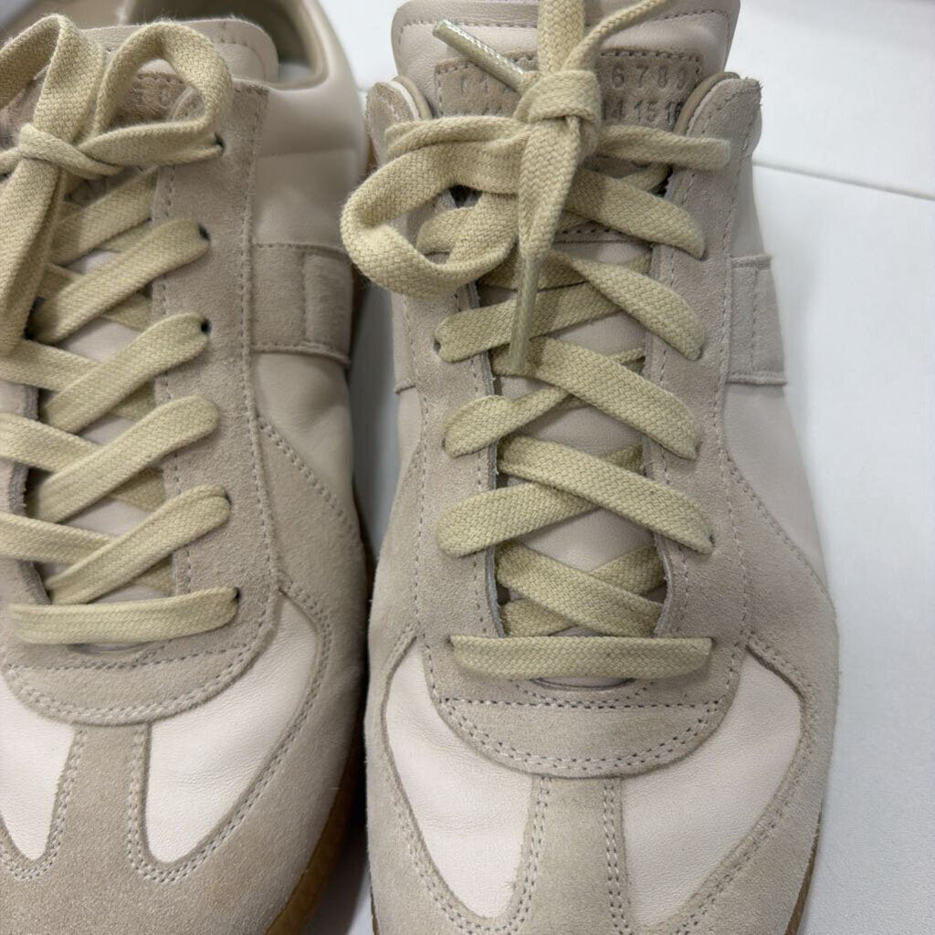 Off-White Sneaker, 41