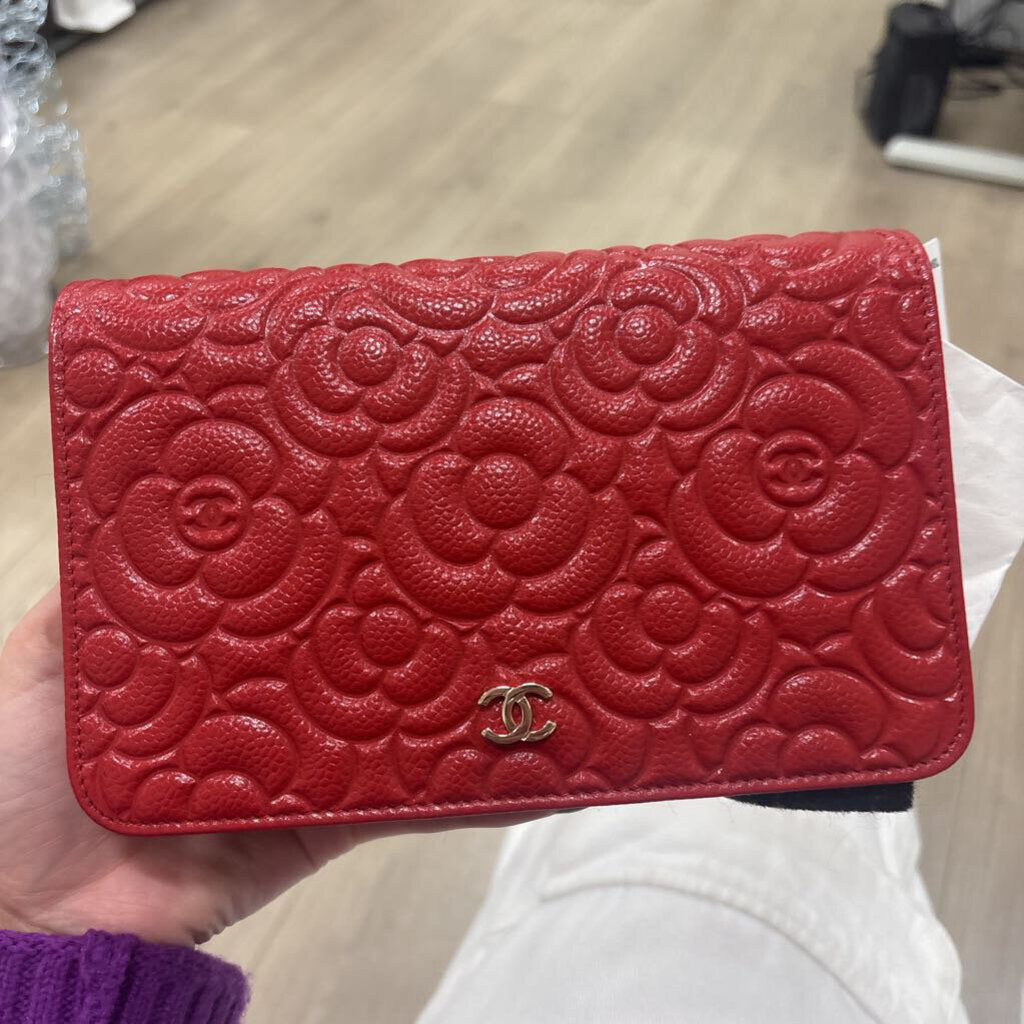 2020 Red Caviar Camelia WOC (NWT)