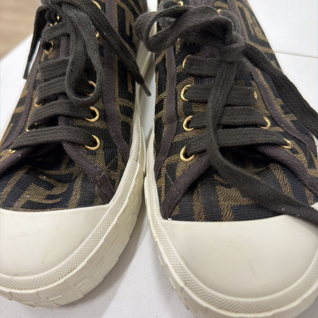 Brown Canvas Logo Sneaker, 39