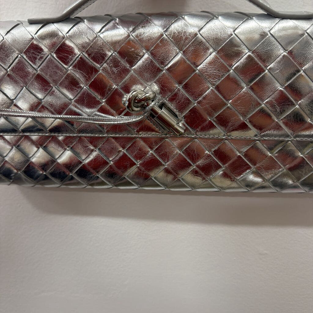 Silver Metallic Intrecciato Leather Andiamo Clutch (retail 3900)