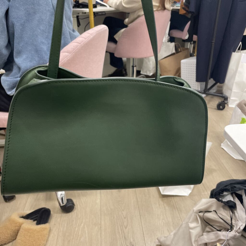Green Leather Peggy Shoulder Bag (est 3500)