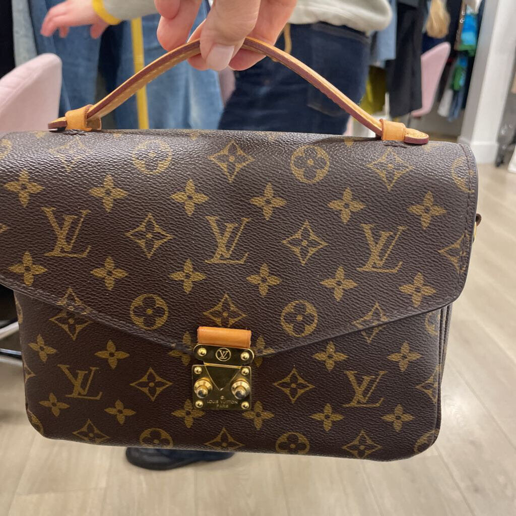 Monogram Pochette Metis (est 3100)