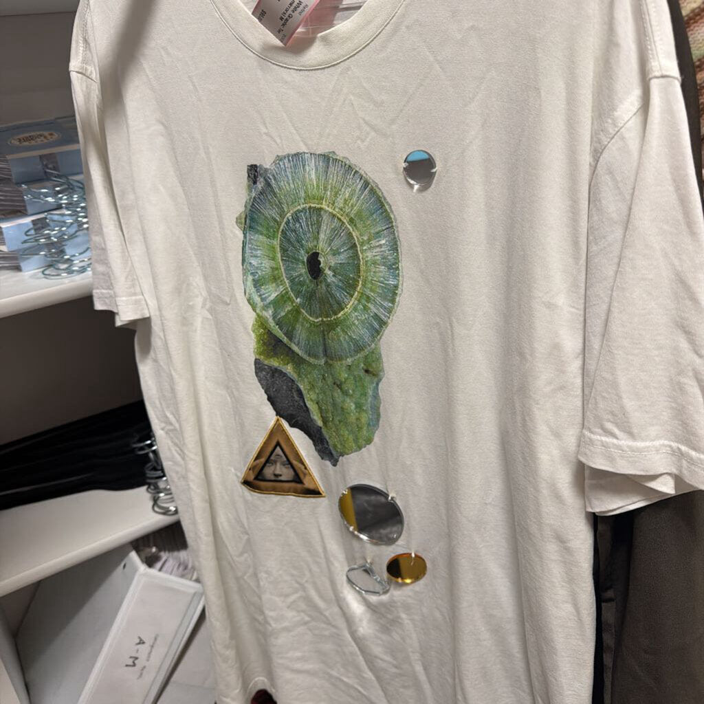 White Graphic Tee (as is Stain mirrors)