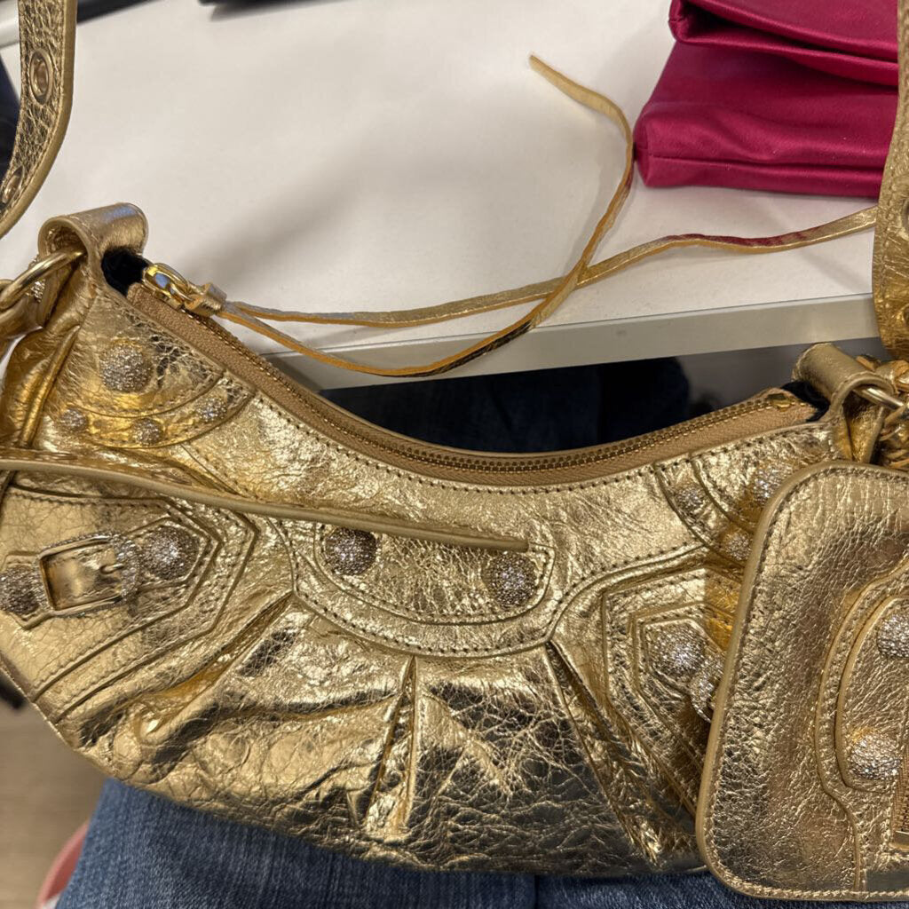 Gold Le Cagole Shoulder Bag