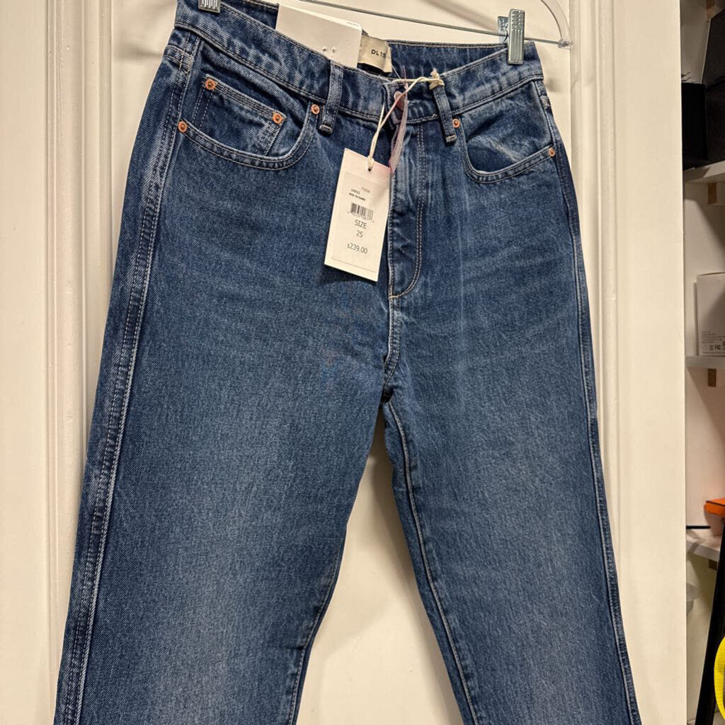 Straight Leg Jeans (NWT), 25